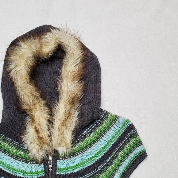 VINTAGE 90s Old Navy Lambswool Blend Knit Fur Trim Hood Cap Sleeve Sweater Vest - Picture 5 of 12